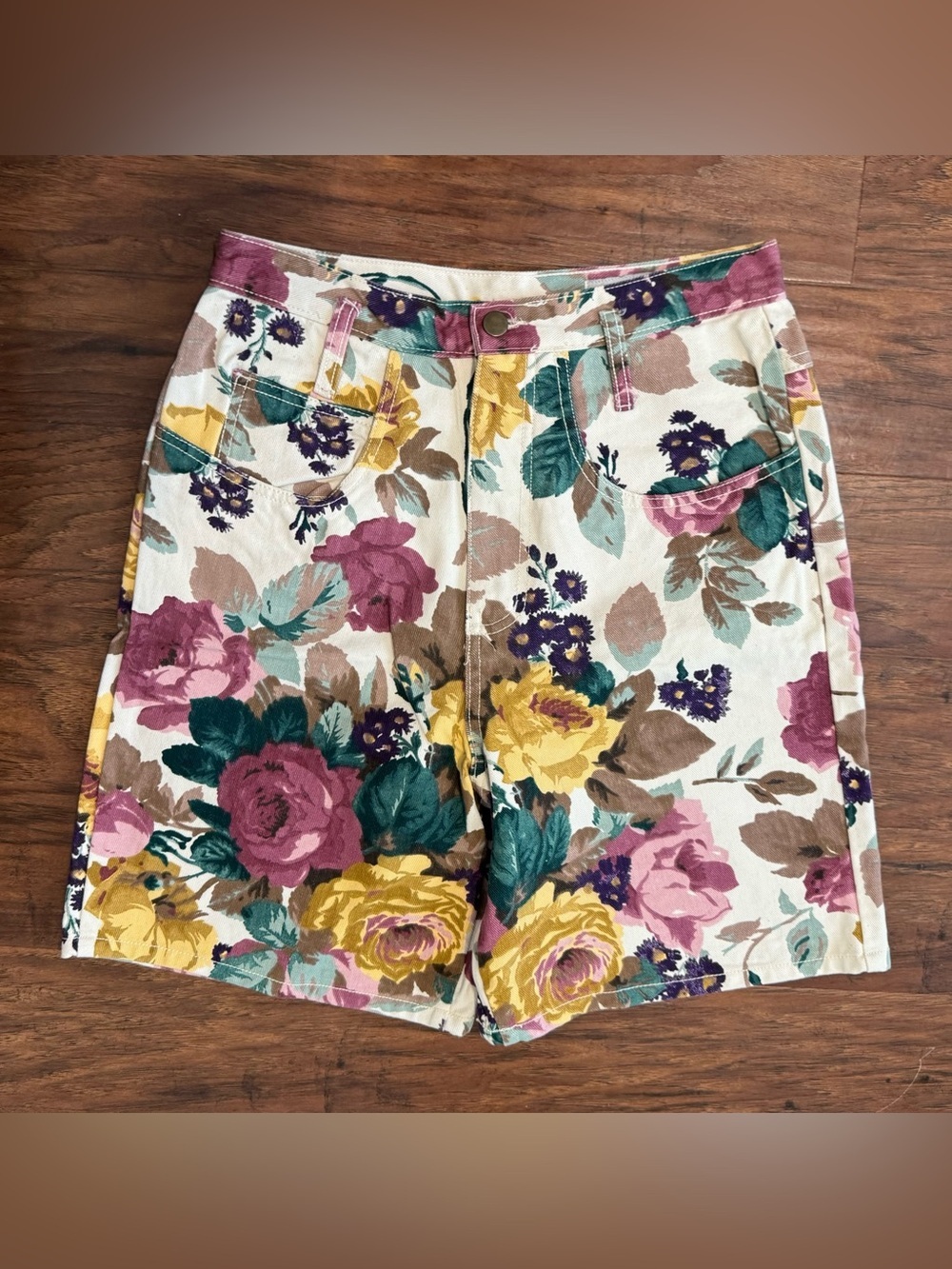 Vintage 90s Contempo Casuals Denim Floral Bermuda Shorts Mom Shorts High Waist M